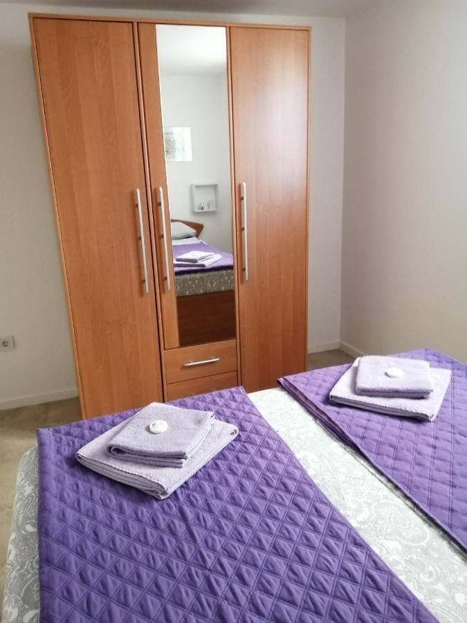Apartment Lavanda Premantura Exterior photo